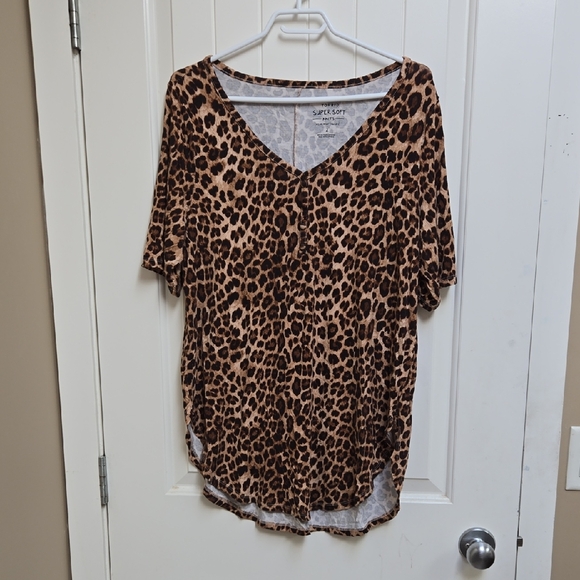 Torrid Women's Plus Size 2 Leopard Print V-Neck Short Sleeve Tee - Picture 1 of 6